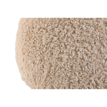 Nahaufnahme: Beiges Esprit Home Kissen mit weicher Boho Textur.