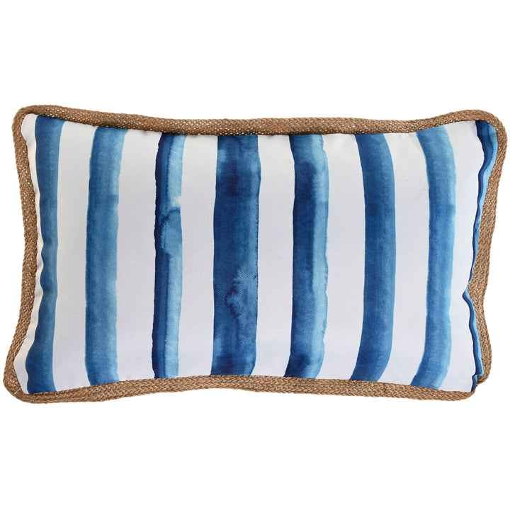 Blau-weiß gestreiftes ESPRIT Kissen mit Zierborte, 50x30 cm. Dekokissen für Zuhause.