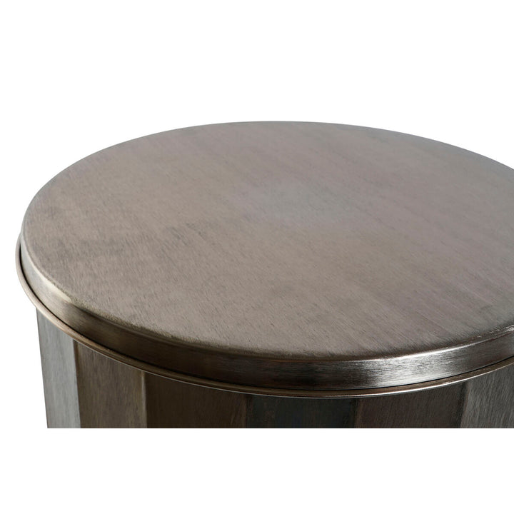 Nahaufnahme vom goldenen Metalltisch Home ESPRIT. Metalltisch Set - homely Family Shop