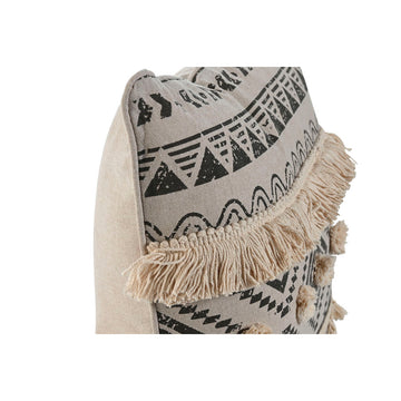 Weißes Kissen im Boho-Stil mit schwarzen Mustern und Quasten-Details.