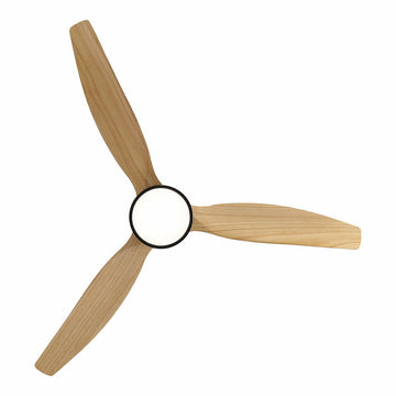 Holz Deckenventilator mit Lampe. Kara Ventilator hat drei Flügel.