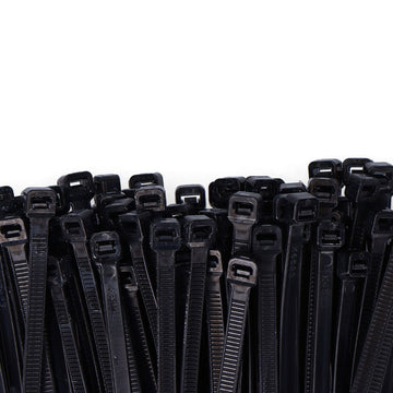 Schwarze Nylon Kabelbinder 450 x 8 mm (100 Stück). Details zum Verriegelungsmechanismus.