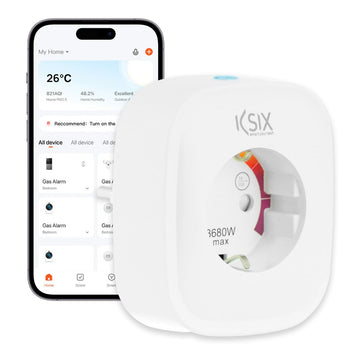 Weißer KSIX Smart Energy Slim WIFI Stecker mit Smartphone-App zur intelligenten Energieverwaltung.