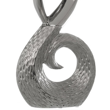 Silberne Deko-Figur von Alexandra House Living. Keramik mit gewirbeltem Design.