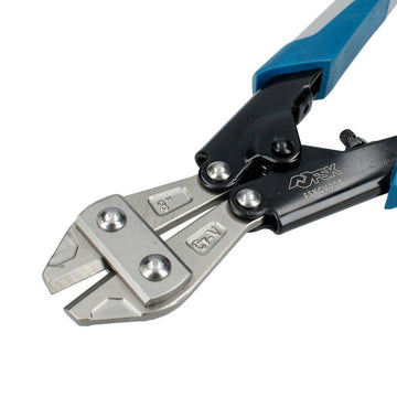 Ferrestock HRC42 Schere mit silbernem Schneidkopf und blau-grauen Griffen für robuste Schnitte.