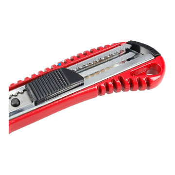Roter Ferrestock Cutter 18 mm: Ergonomischer Griff und scharfe Klinge.