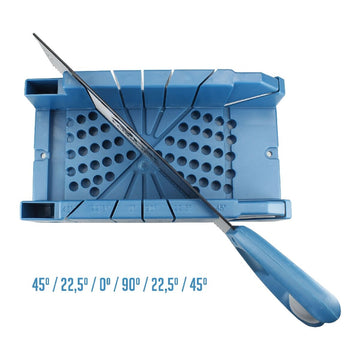 Blaue Ferrestock Gehrungssäge mit voreingestellten Winkeln für präzise Schnitte.