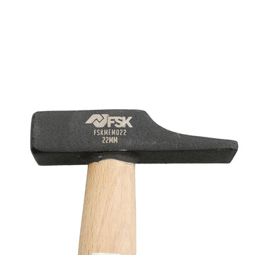 Nahaufnahme des Ferrestock Hammer Ø 22 mm mit schwarzem Kopf und Holzgriff.
