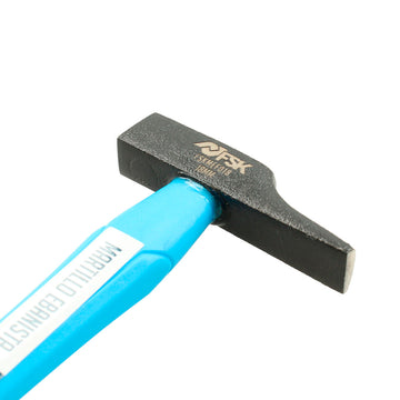 Ferrestock Hammer mit blauem Griff. Werkzeug mit rechteckigem Hammerkopf.