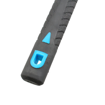Detailaufnahme: Schwarzer Hammergriff mit blauen Akzenten und strukturierter Oberfläche.