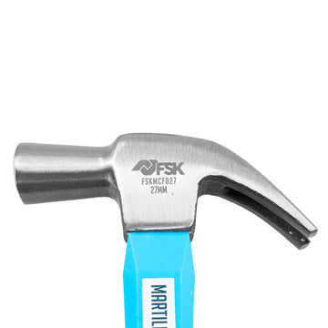 Nahaufnahme Ferrestock Hammer mit silbernem Kopf und blauem Griff. Werkzeug mit 27 mm.