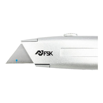 Ferrestock Metall Cutter 19 mm mit scharfer Klinge. Metallischer Silberfarbener Korpus.