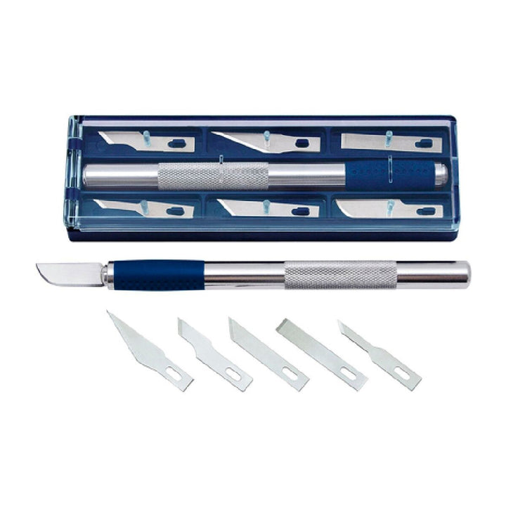 Ferrestock Skalpellset mit silbernem Griff, blauer Sektion und verschiedenen Klingenformen im Set.