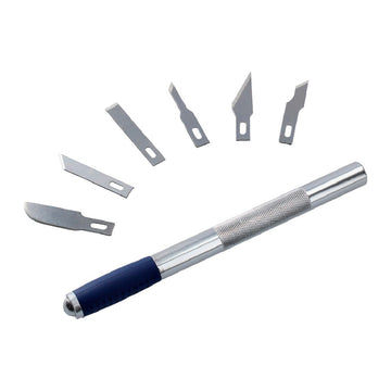 Ferrestock Skalpellset mit silbernem Griff und verschiedenen Messerklingen.