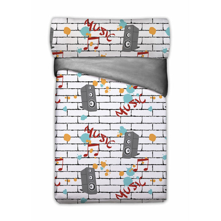 Graues Hosteline YOUNG Bettbezug-Set mit Musik Graffiti-Design und Lautsprecher Muster.