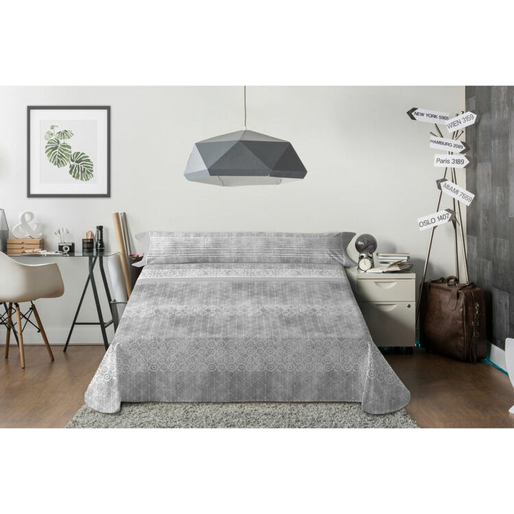 Graues Lois MARBY Bettwäsche-Set King Size mit dezentem Muster und passendem Kissenbezug.