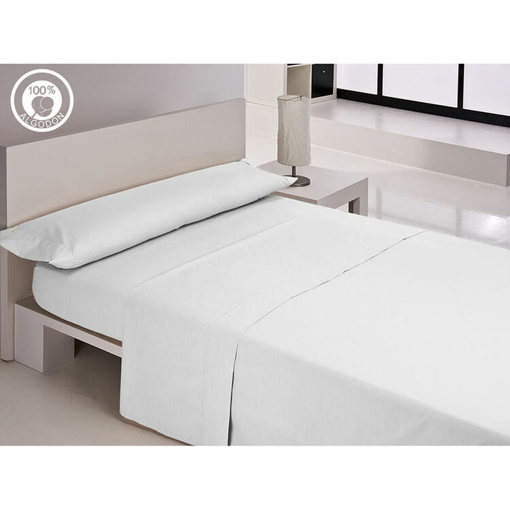 Weißes Hosteline IRIS PREMIUM Bettwäsche-Set für Doppelmatratze aus hochwertigem Stoff.