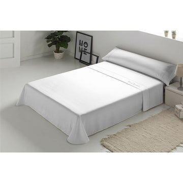 Weißes Pierre Cardin ARCADIA Bettwäsche-Set für Einzelmatratze mit schlichtem, elegantem Design.