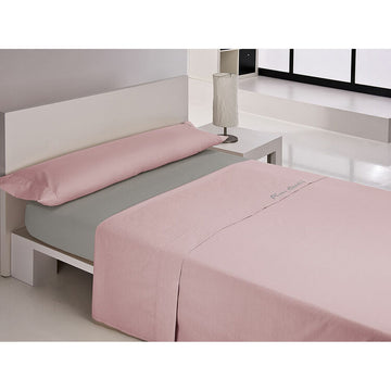 Rosa Pierre Cardin Bettwäsche-Set für Einzelmatratze. Elegantes Design und hochwertige Verarbeitung.