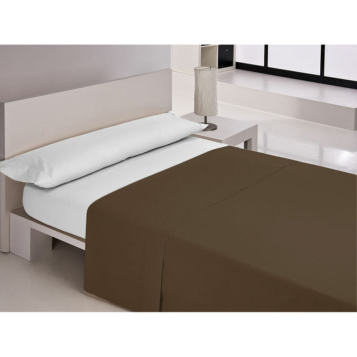 Braunes Oberlaken 160x270 cm auf einem Bett. Happy Home Bettwäsche in Braun.