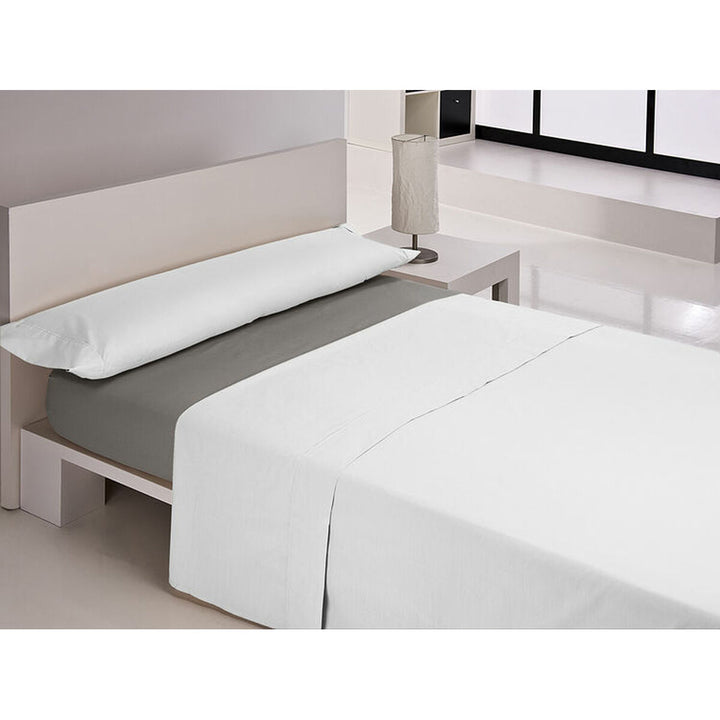 Anthrazit Spannbetttuch Double Size auf Bett mit weißem Bezug, Happy Home Qualität.