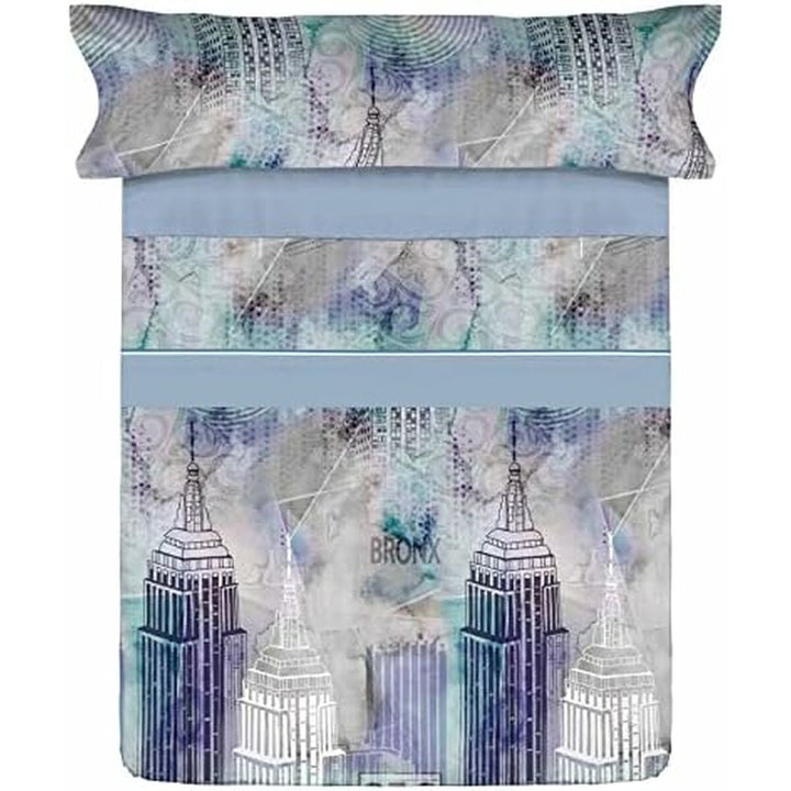 Blaues Pierre Cardin SKYLINE Bettwäsche-Set mit Skyline-Design für Einzelmatratze.