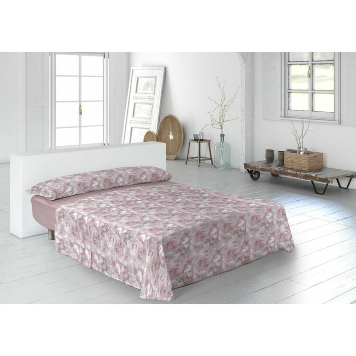 Rosa Bettwäsche-Set mit Blumenmuster. Pierre Cardin Tania Einzelmatratze für Schlafzimmer.