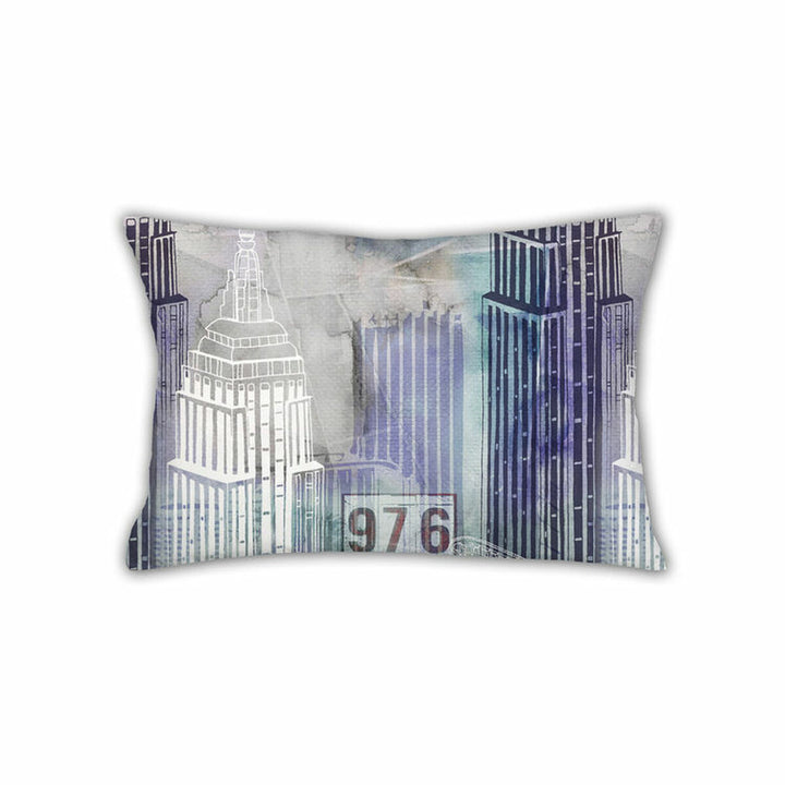 Pierre Cardin Skyline Kissenbezug mit Skyline-Print in Weiß-, Blau- und Grautönen.