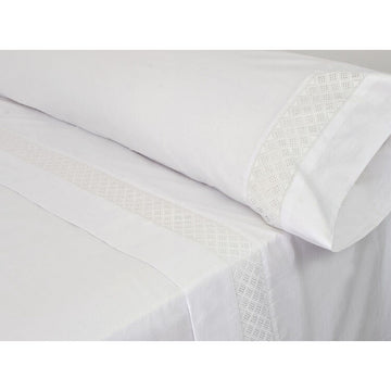 Weißes Pierre Cardin ELISA Bettwäsche-Set King Size mit gewebtem Muster.