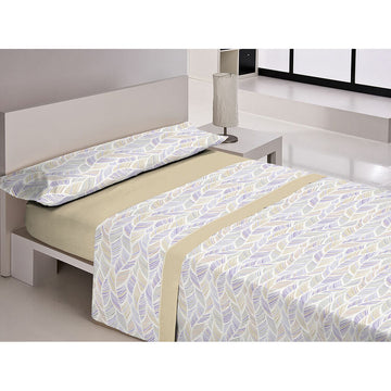 Beige Doppelmatratze Bettwäsche-Set mit Blättermuster. Komfortable Bettwäsche für erholsamen Schlaf.