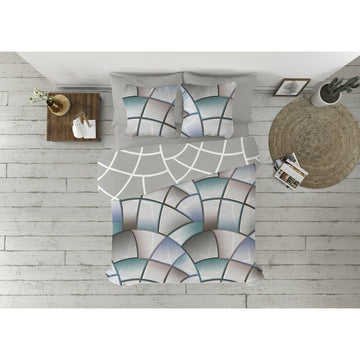 Grauer Pierre Cardin Lucas Bettbezug 220x230 cm mit geometrischem Muster und passenden Kissenbezügen.