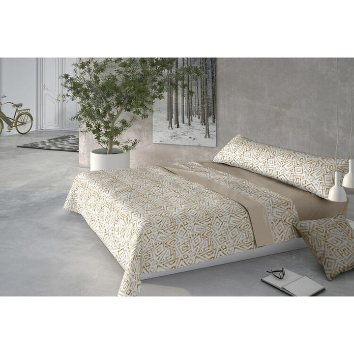 Beige Pierre Cardin Bettwäsche-Set mit geometrischem Muster für Doppelmatratze.