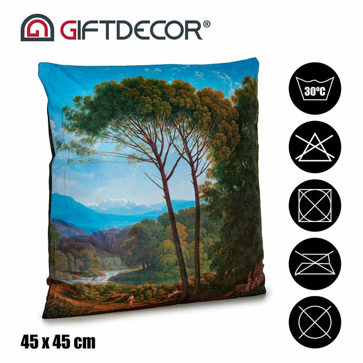 Dekoratives Kissen mit Landschaftsmotiv. Kunstvoller Druck mit Bäumen, Fluss und Bergen.
