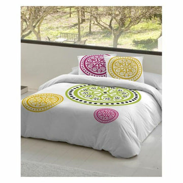Weißer Bettdeckenbezug mit bunten Kreismustern. Das Ander-Design sorgt für einen modernen Look im Schlafzimmer.