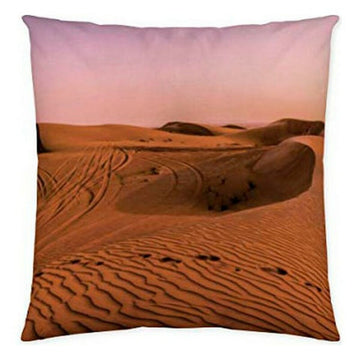 Naturals Kissenbezug (50x50 cm) mit Wüstenlandschaft. Wüstenszene mit Sanddünen und Reifenspuren.