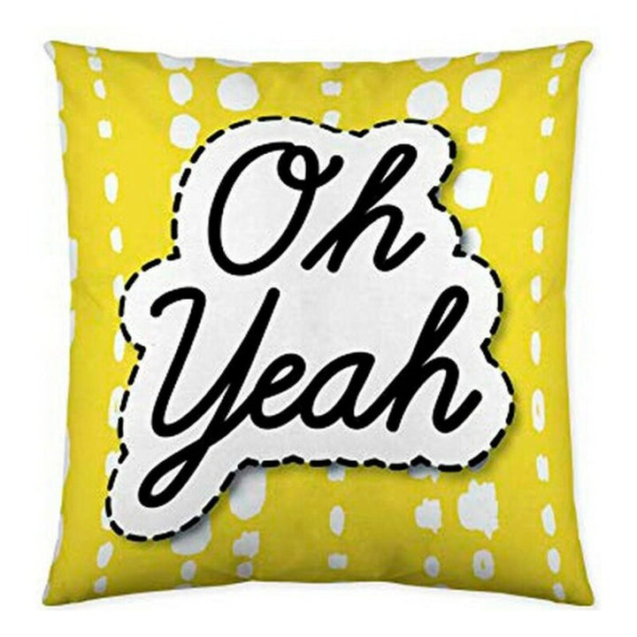 Gelber Kissenbezug mit 'Oh Yeah' Spruch. Dekoratives Kissen mit lustigem Design.