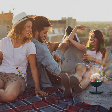 InnovaGoods LED Projektor mit Lautsprecher für Party - homely Family Shop