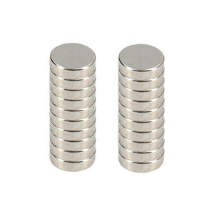 Zwei Stapel runde Ferrestock Magnete, 14 x 4 mm, metallisch.
