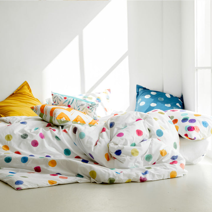 Bunter Bettdeckenbezug mit Konfetti-Punktmuster. HappyFriday Textil für Schlafzimmer.