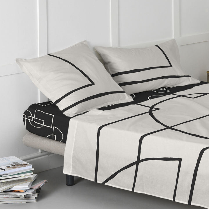 HappyFriday Bettlaken mit geometrischem Muster in Schwarz und Weiß. Bunte Akzente für Ihr Schlafzimmer.