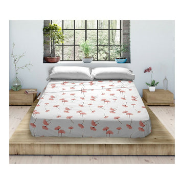Bettwäsche-Set mit rosa Blumenmuster für Doppelmatratze. Elegantes Design, komfortabel.