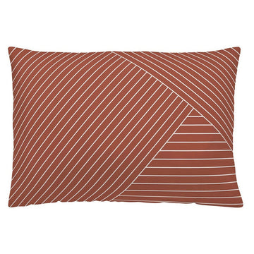 Terracotta Kissenbezug mit modernem, geometrischem Streifenmuster. Naturals Albers Kissen.