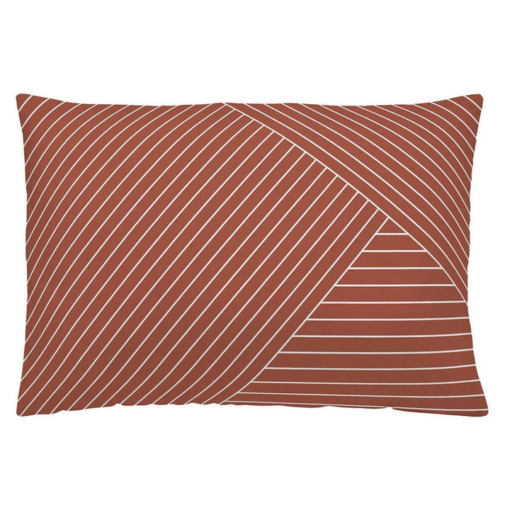 Terracotta Kissenbezug mit modernem, geometrischem Streifenmuster. Naturals Albers Kissen.