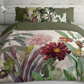 Naturals Mirelle Bettdeckenbezug mit Blumenmuster. Bettwäsche mit Blumen und Blätter Design.