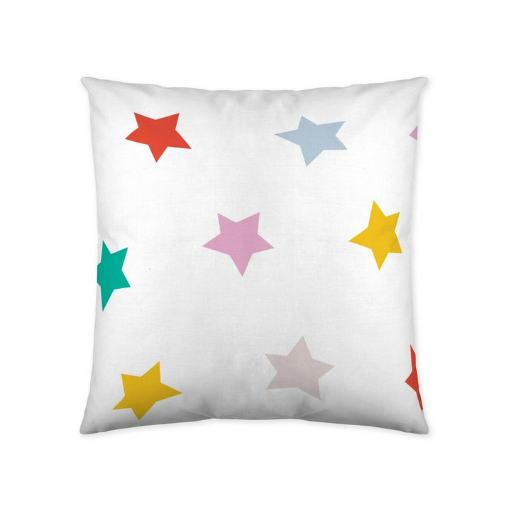 Weißer Kissenbezug mit bunten Sternen für ein farbenfrohes Rainbow Design.