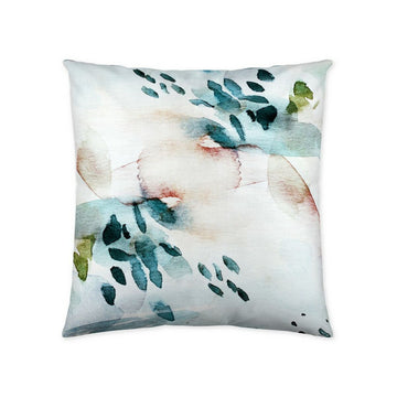 Naturals Stain Kissenbezug (50x50 cm) mit abstraktem Aquarell-Fleckenmuster in Blau, Grün und Beige.