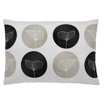 Naturals Eli Kissenbezug (50x30 cm) mit abstraktem Blattmuster in Schwarz und Beige.