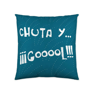 Tealblauer Kissenbezug (40x40 cm) mit Fußball-Motiv und weißer Schrift.