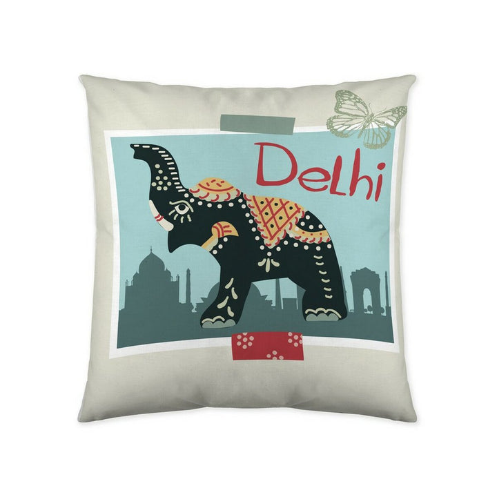 Beiger Kissenbezug mit Elefant und Delhi Sehenswürdigkeiten im Postkarten-Design.