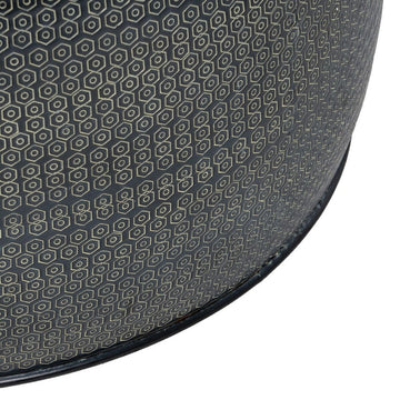 Detailansicht: Schwarzer Beistelltisch mit geometrischem Muster - homely Family Shop